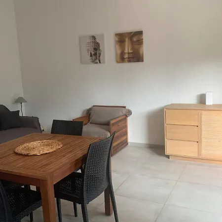 Semesterbostad Mini Santa Giulia A 120m De La *